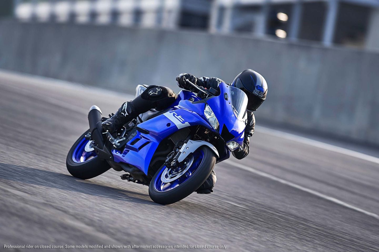 Yamaha r3 store black 2021