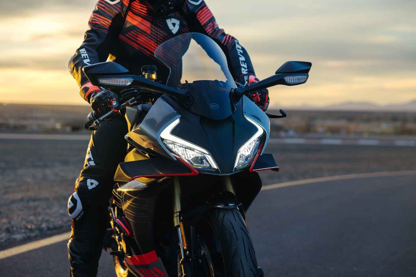 Winglets on a 450cc sportbike? CFMoto says of course.