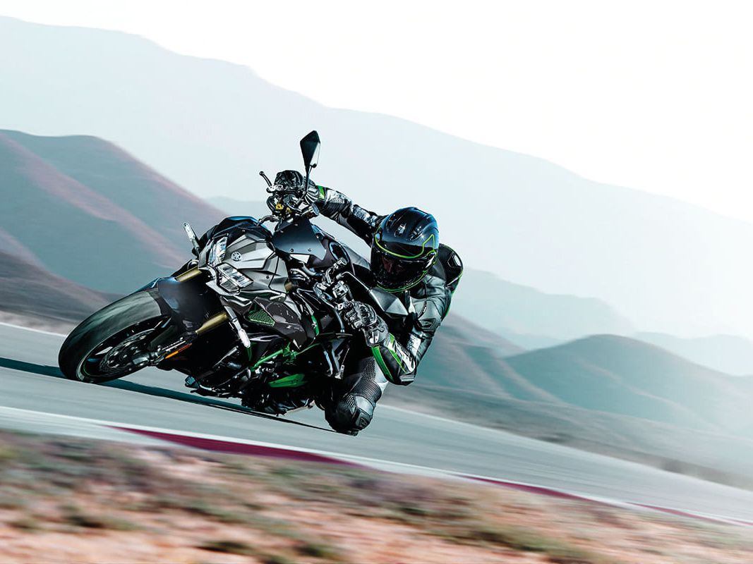Use the Z H2’s performance to its fullest and you’ll run a tank of fuel to its emptiest  in no time.
