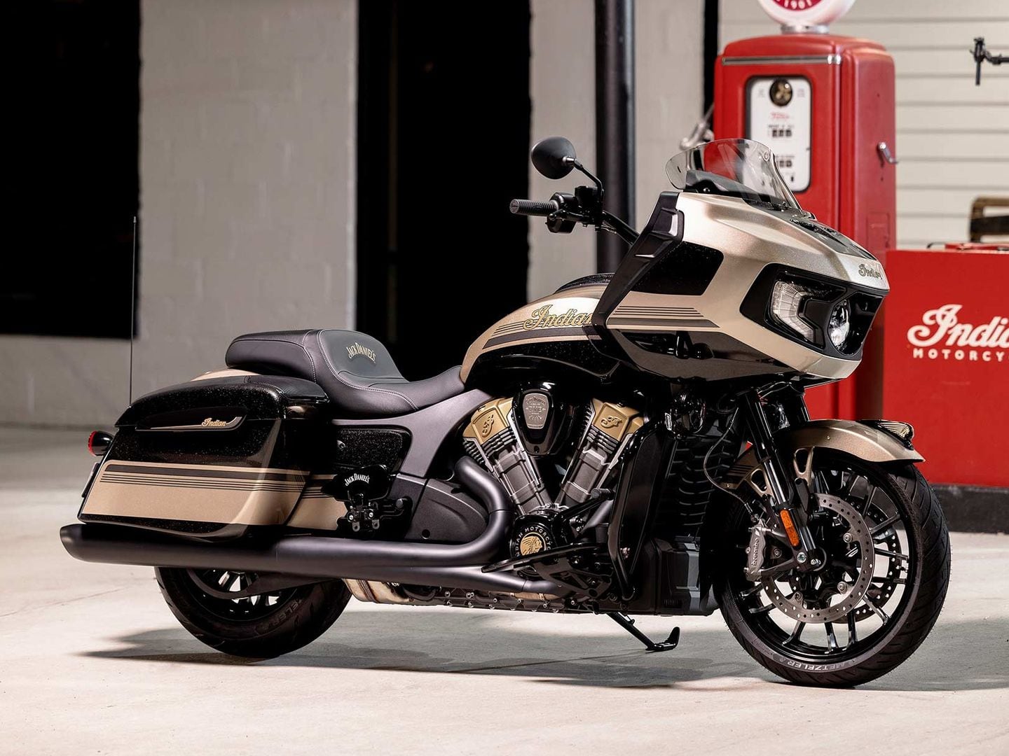 Indian Reveals 2022 Jack Daniel’s Limited Edition Challenger Cycle World