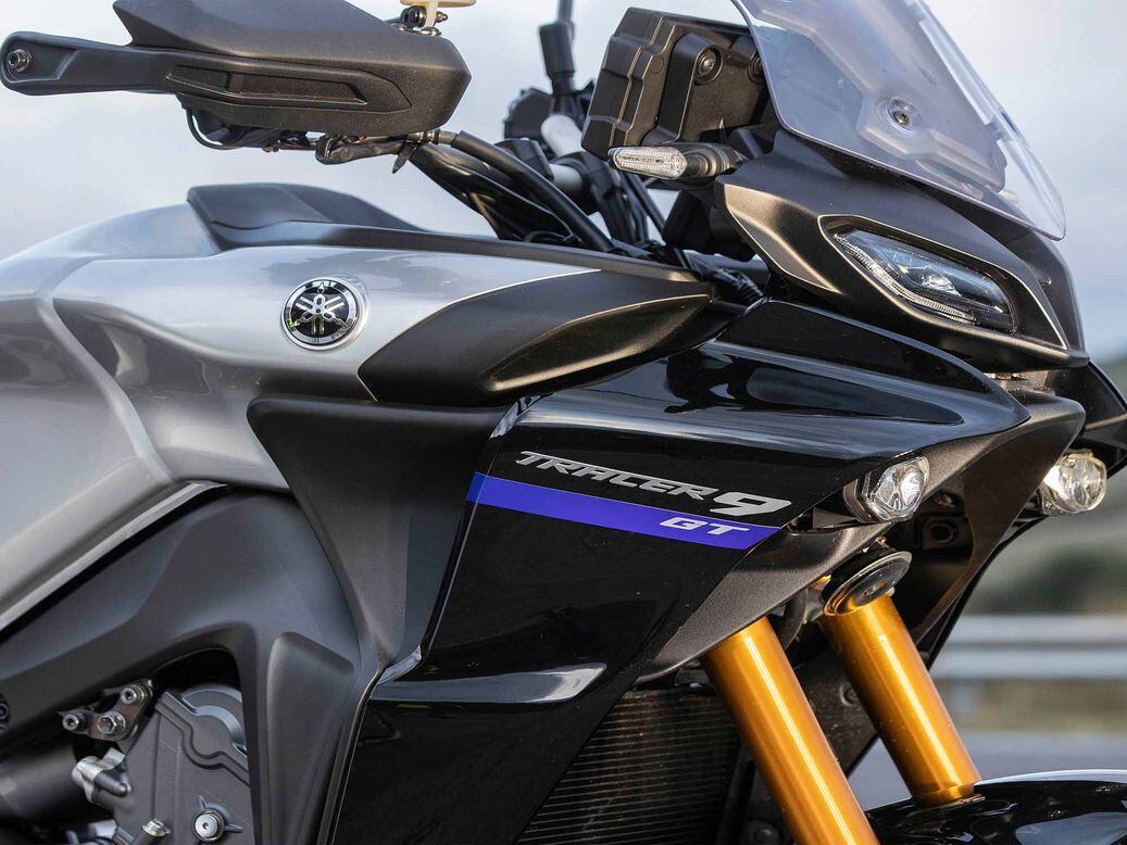 0302Y98 YAMAHA TRACER 9 GT 2021 BULLE SPORT ERMAX NOIRE SATIN