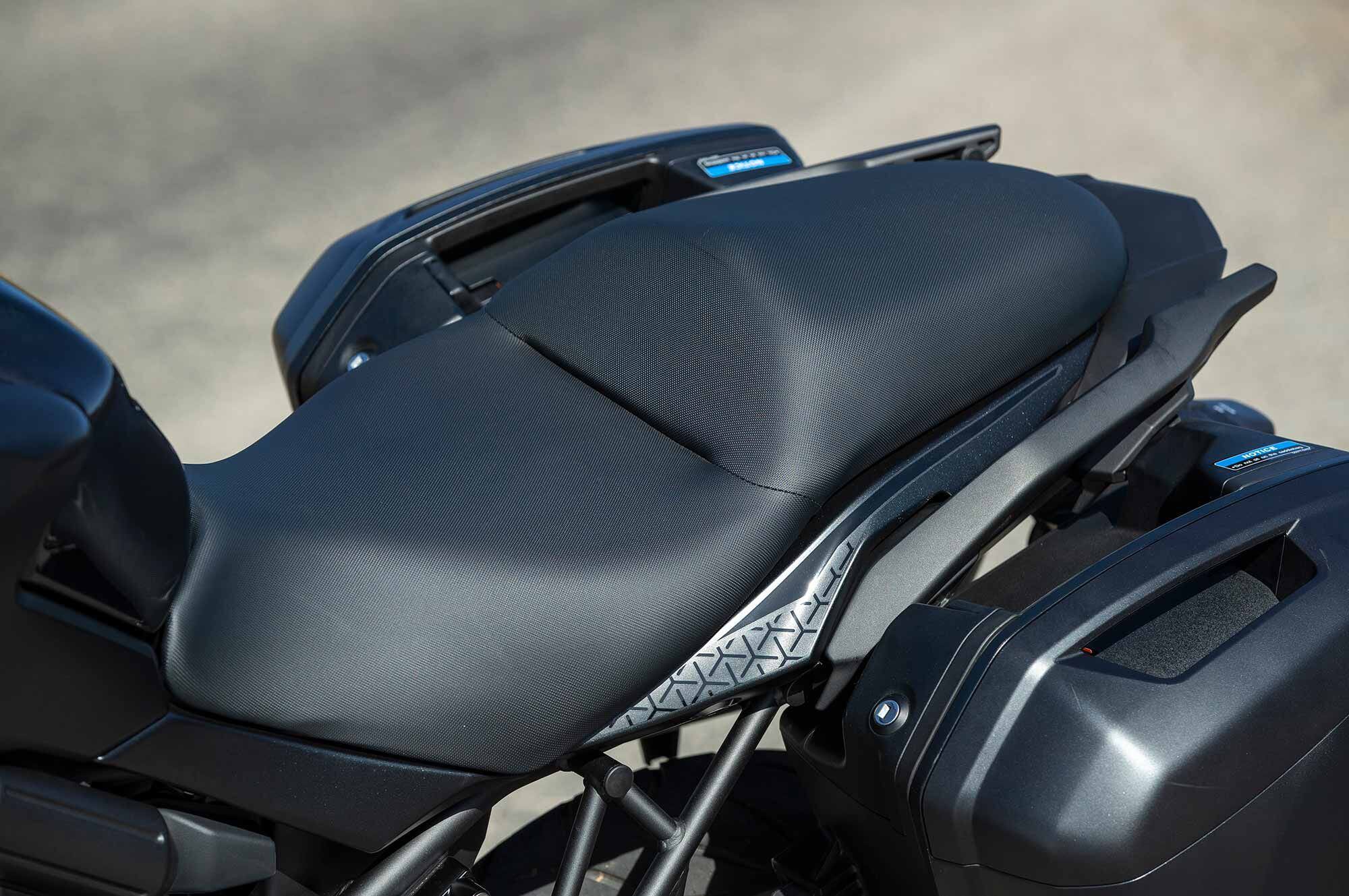 A relatively wide seat that tapers toward the 5.5-gallon gas tank provides plenty of wiggle room to shift body position.