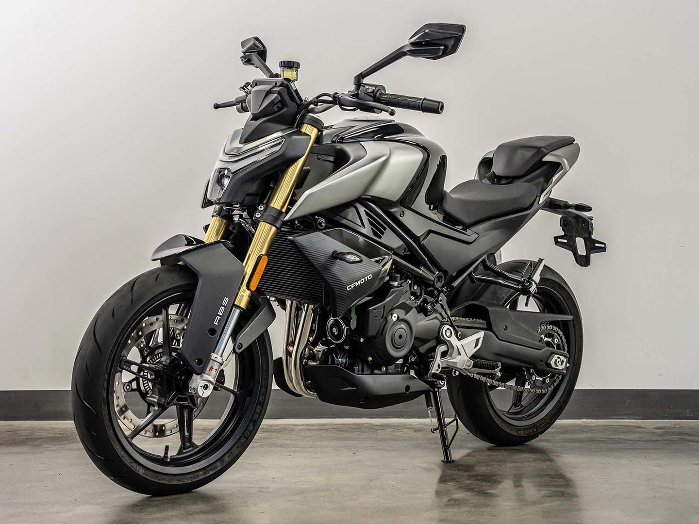 CFMoto is working on a new 449cc naked roadster based on its 450SS sportbike.