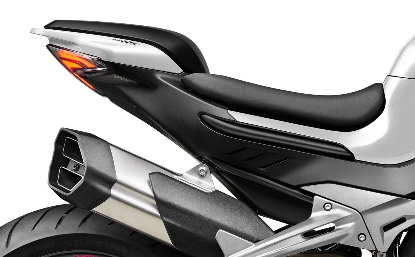 CFMoto 800NK’s seat.