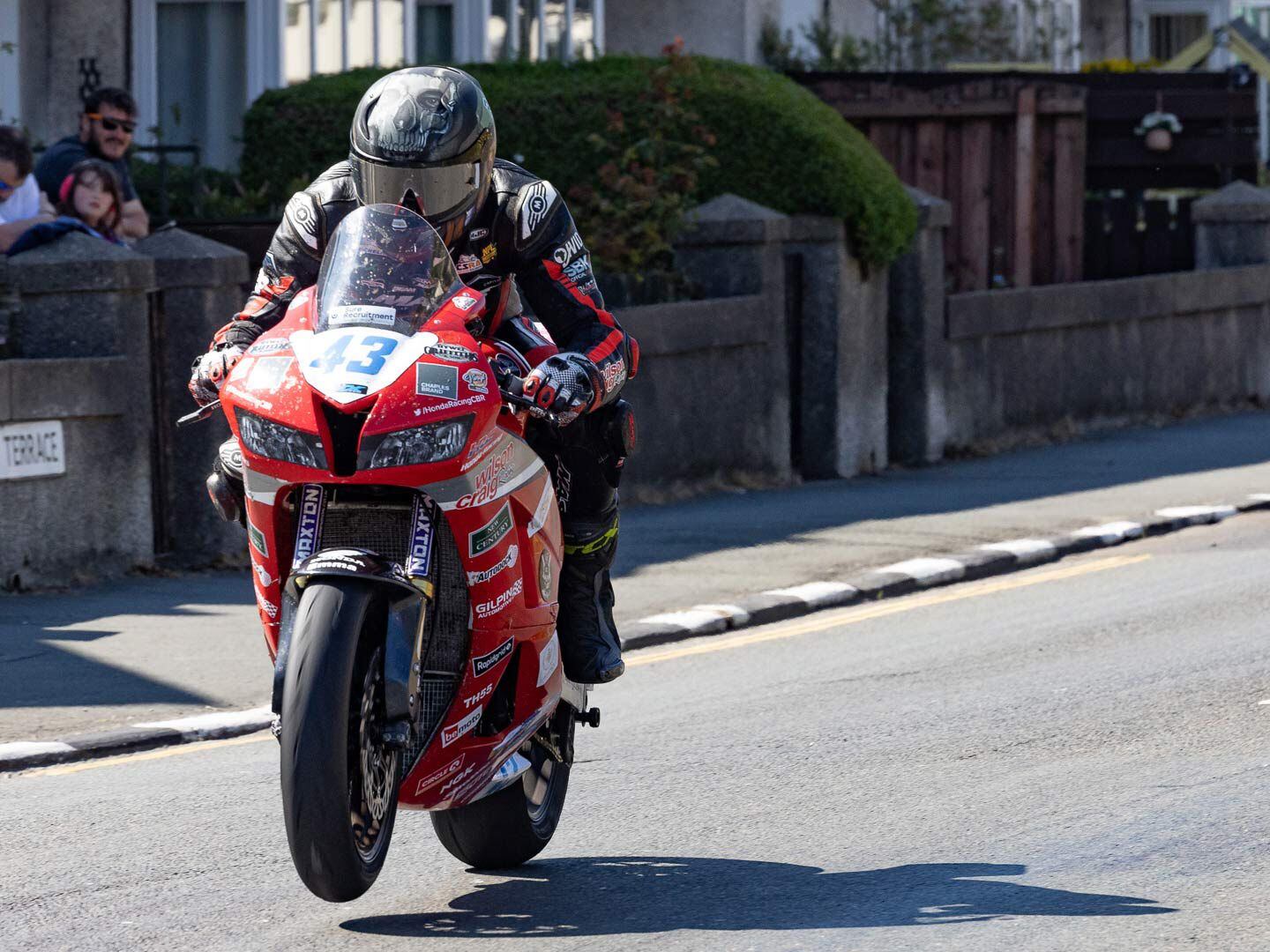 Every straight on the TT course is an opportunity to accelerate; South African Allann Venter on his Honda CBR600RR makes full use of the opportunity ahead of him.