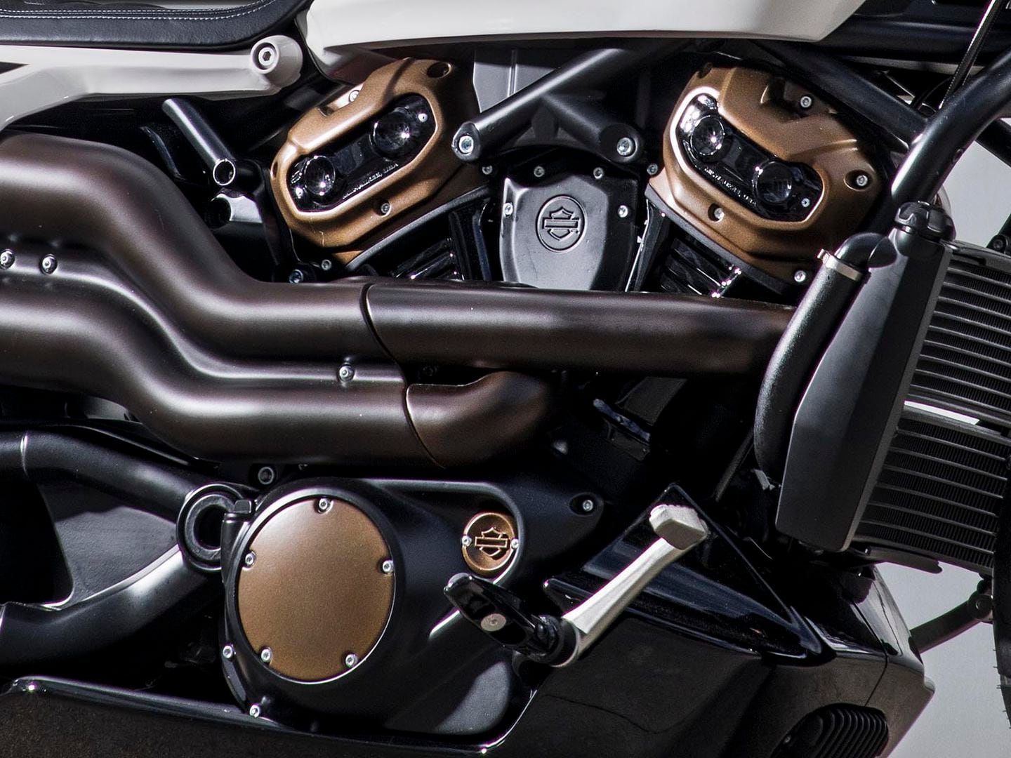 A Closer Look At Harley Davidson s New 975 And 1 250cc V Twin Cycle World