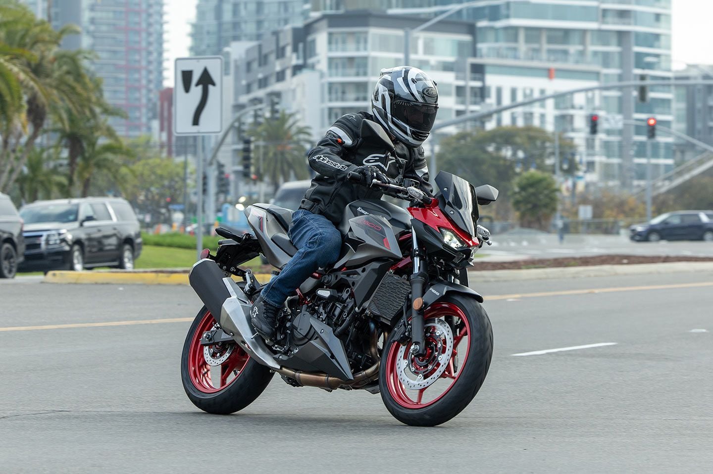 Despite the engine's larger displacement, the actual blueprint of the powerplant did not increase in size, allowing Kawasaki to utilize the Z400 chassis for the Z500.