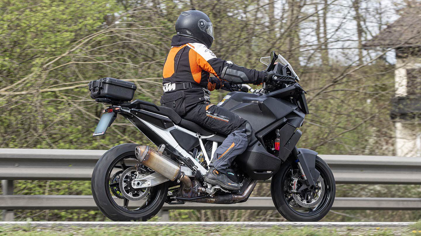 Another view of what we believe is a future 1490 model, shows some very raw prototype pieces, telling us this bike is still in the early development cycle.