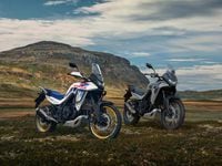 Honda Transalp 2026 terparkir di medan gurun.