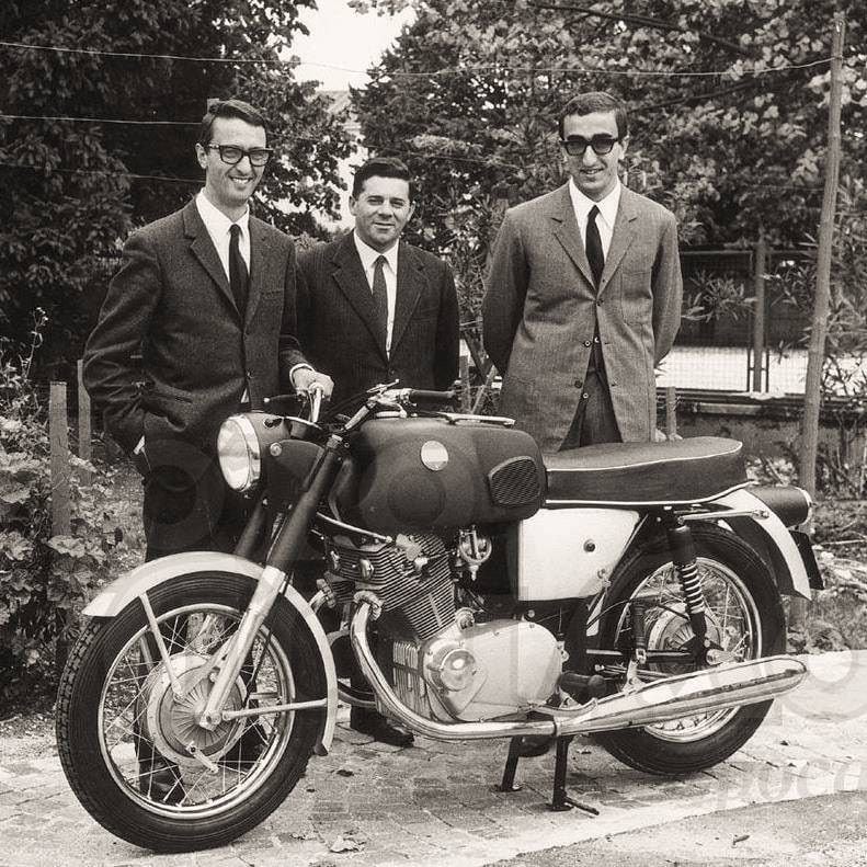 Proud parents: Massimo Laverda, Luciano Zen, and Piero Laverda with the prototype of the first 750 GT.