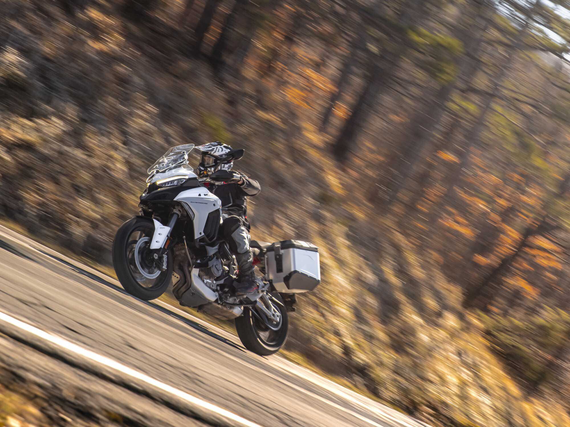 While the bike is currently available with detachable saddlebags, a new ADV-spec aluminum top box and side panniers will now be available.