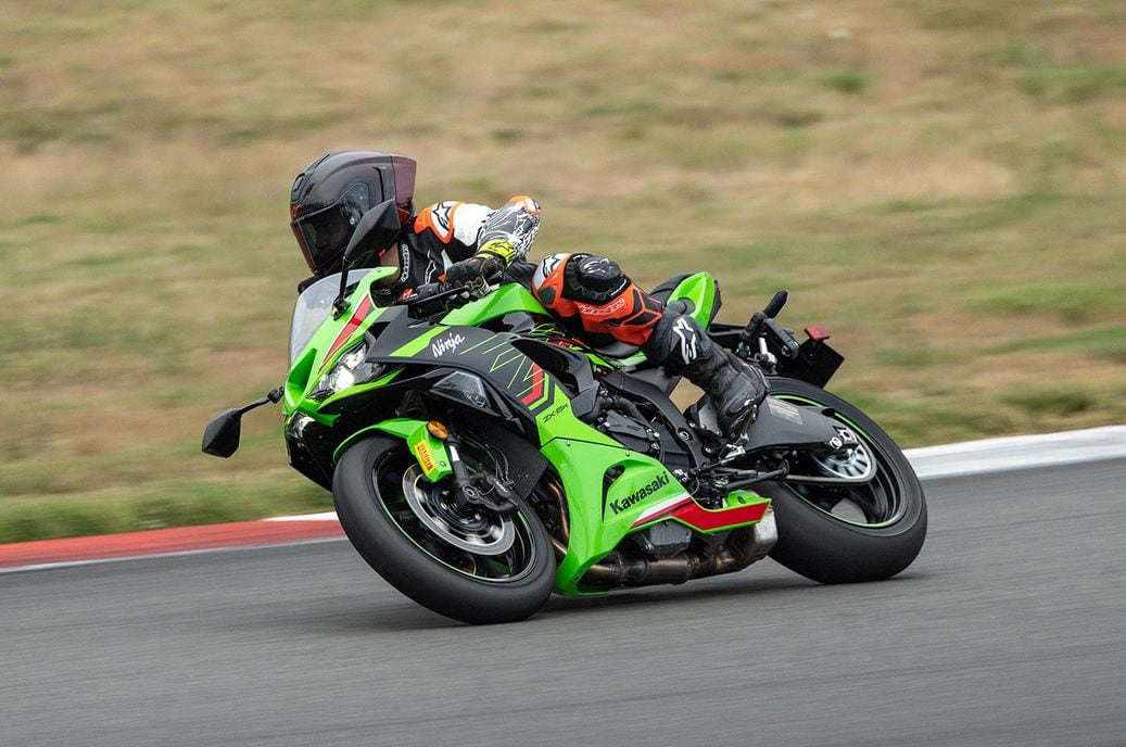 Ri t o★ 2024 Kawasaki Ninja ZX-6R First Ride Review | Cycle World