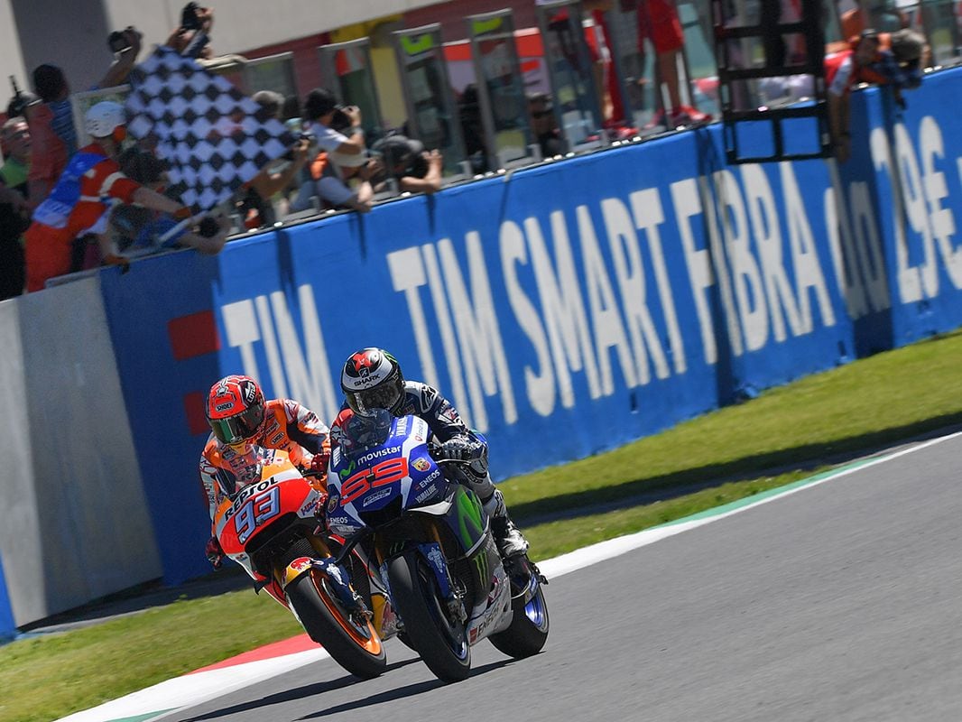 MotoGP: Disaster Strikes Valentino Rossi, Jorge Lorenzo Triumphs