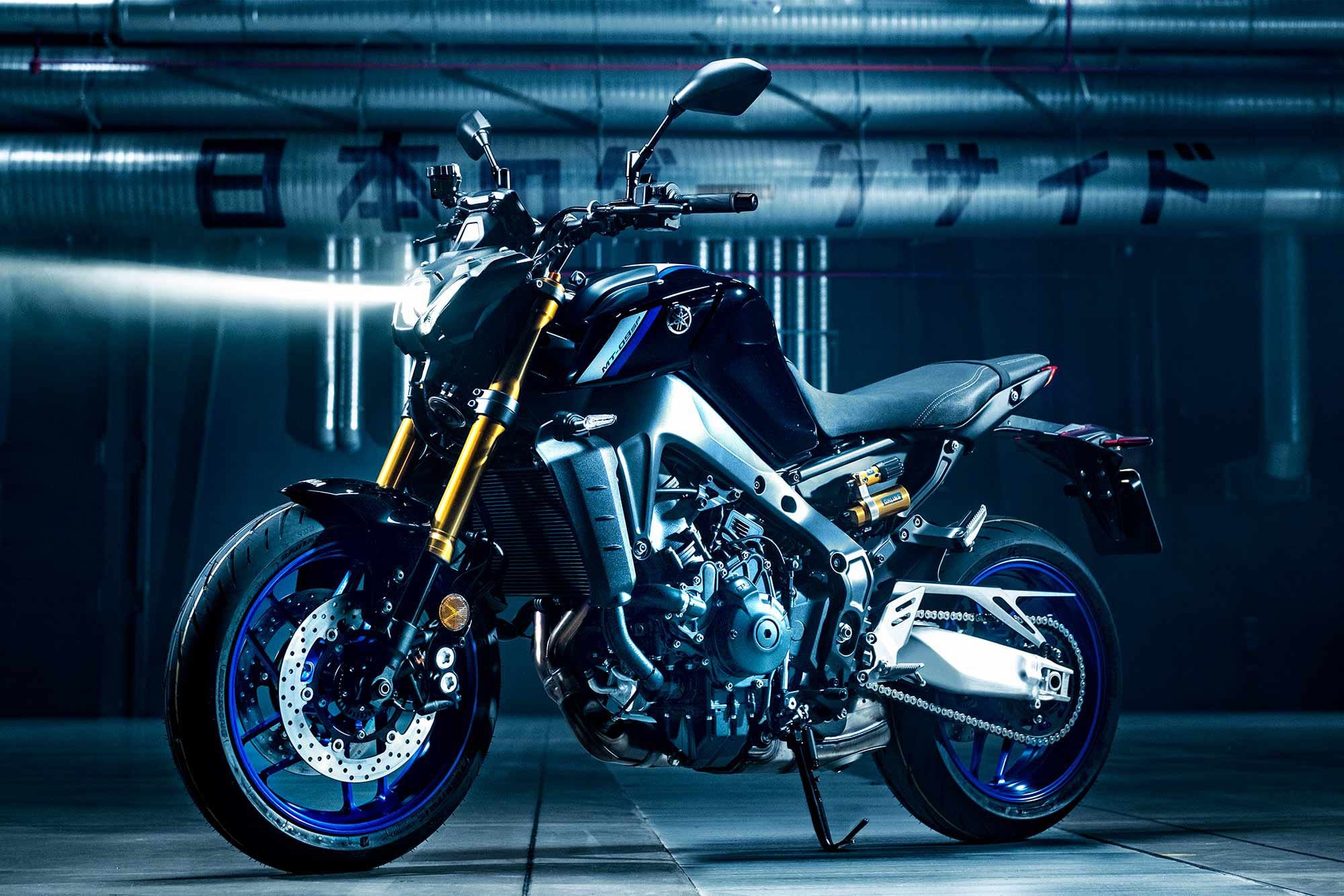 2021 Yamaha MT-09 SP (Raven / Liquid Metal)