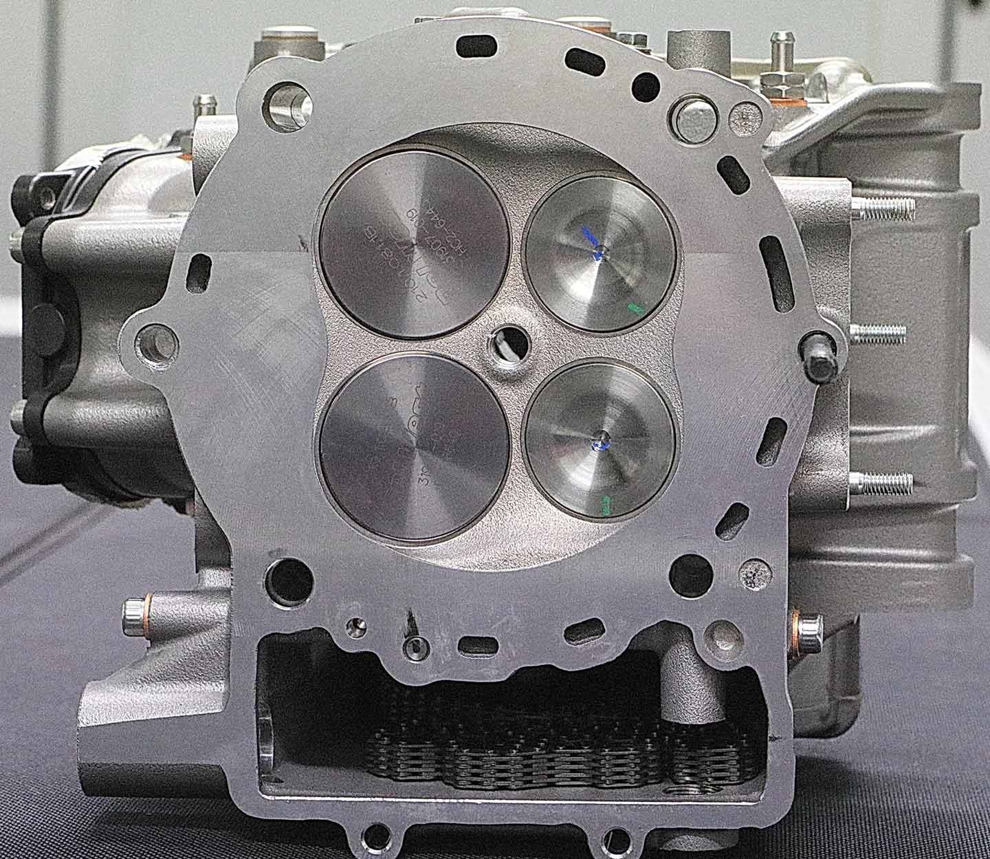 Ducati 698cc Superquadro Mono combustion chamber shows small squish area