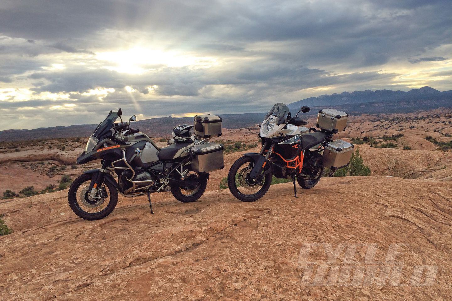 ktm 1190 vs bmw r1200gs