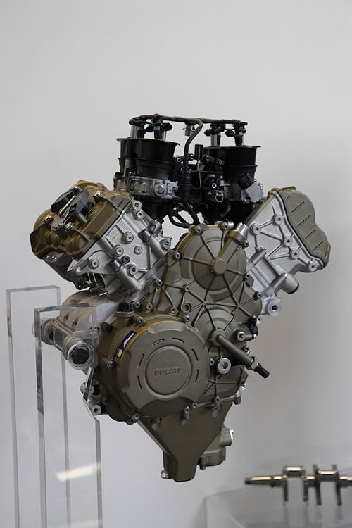 Ducati panigale clearance v4 motor