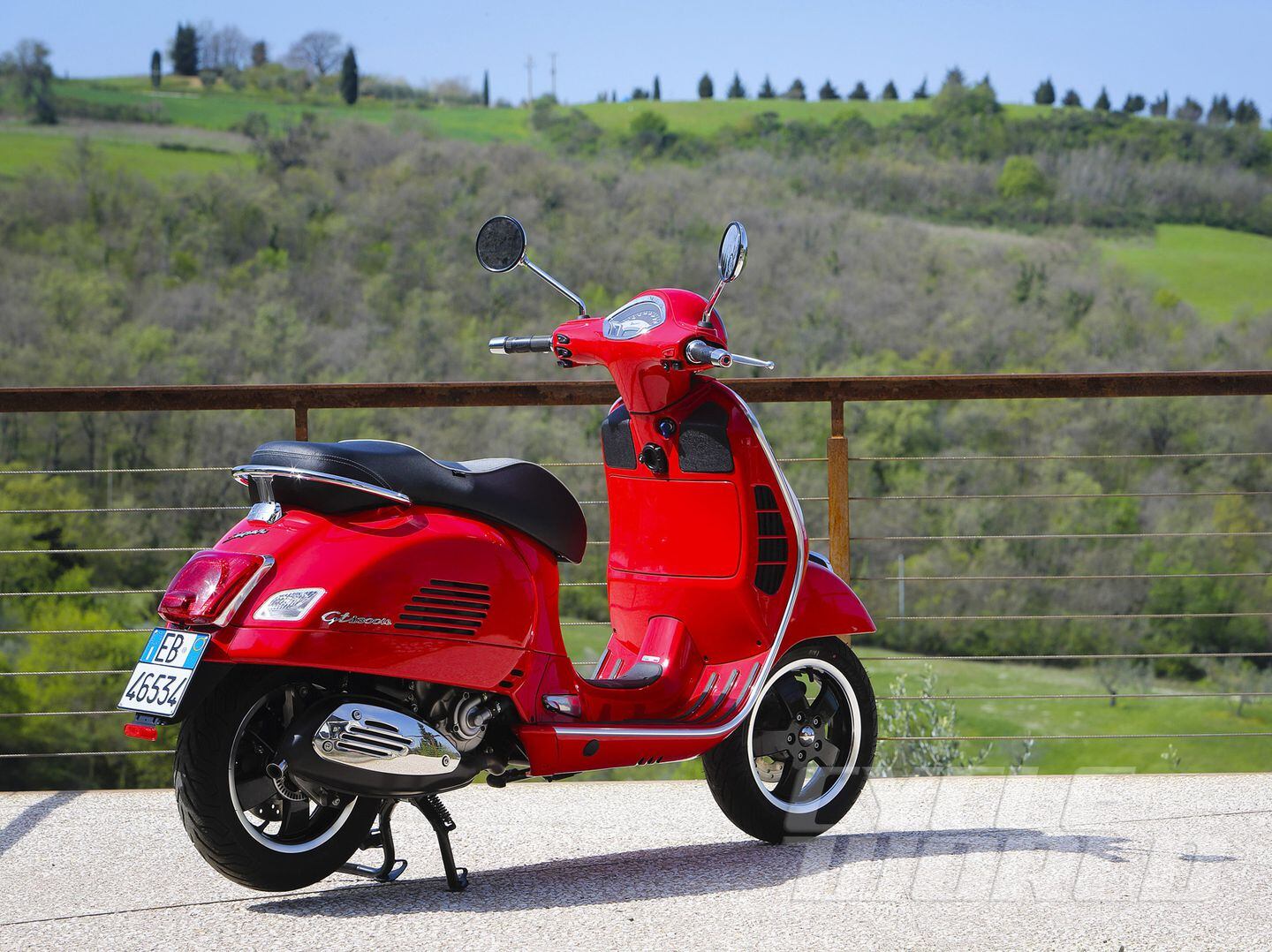 2015 Vespa GTS 300 and GTS 300 Super- First Ride Review- Photos