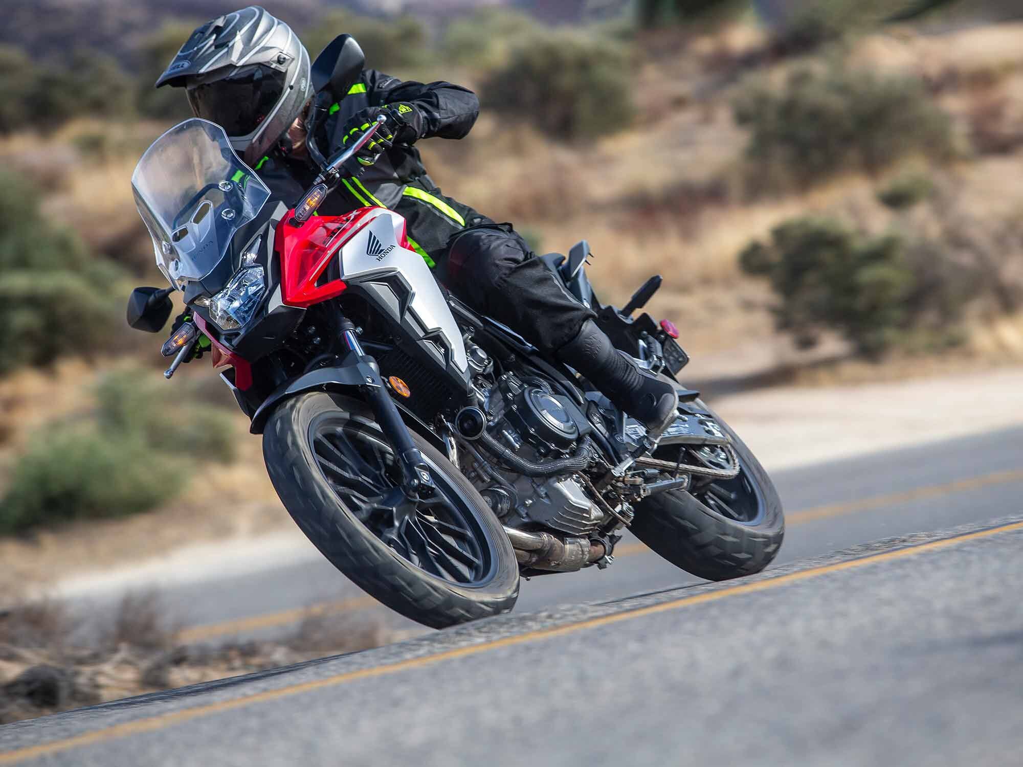 On road the CB500X flaunts its commuting roots.