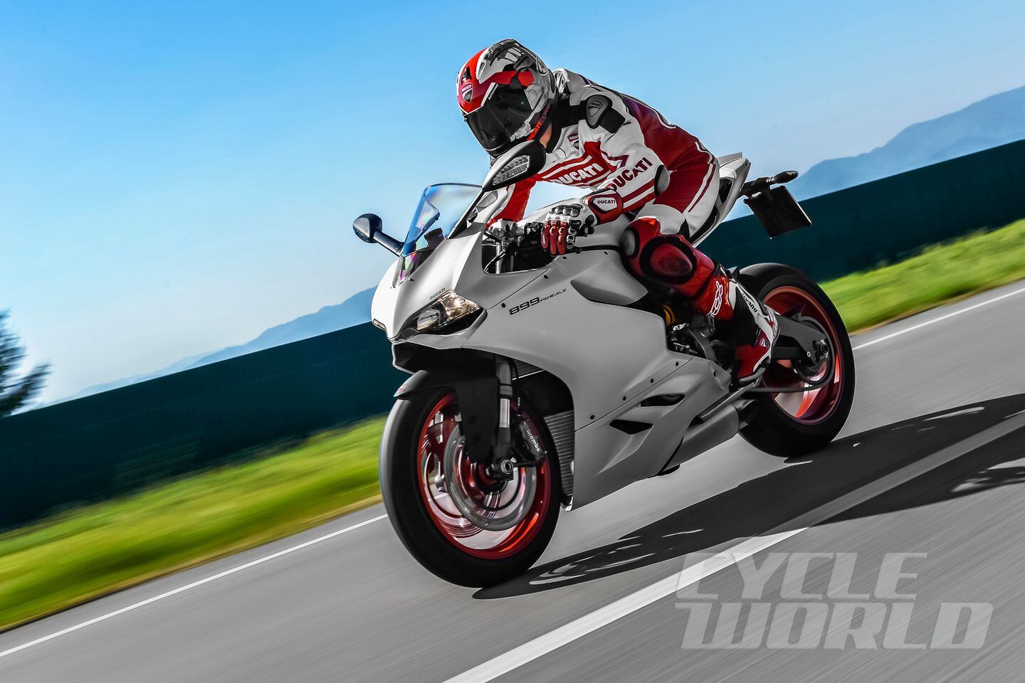 2014 Ducati 899 Panigale First Look Sportbike Review Photos Cycle World