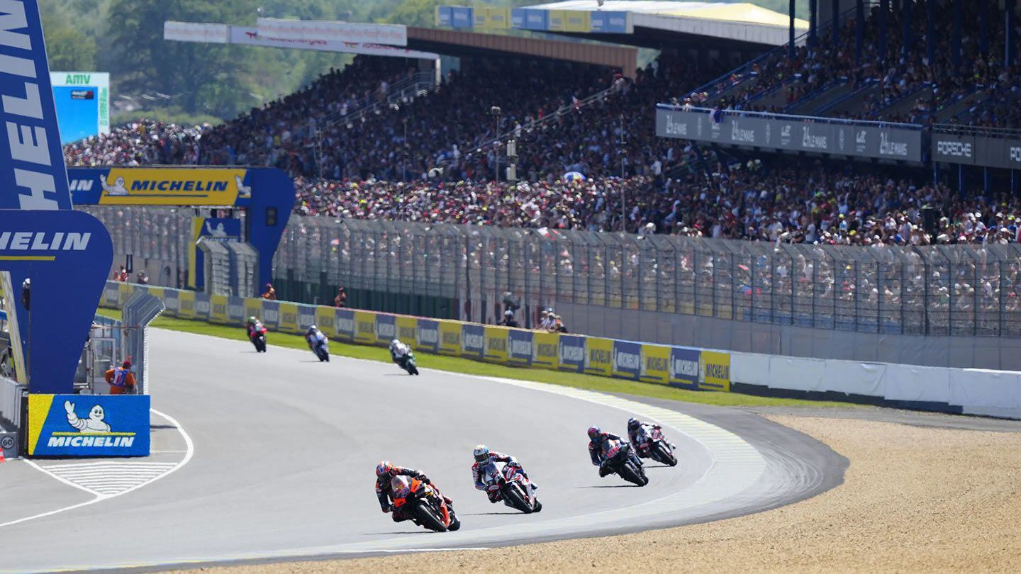The French Grand Prix had a record attendance of 297,471 fans.