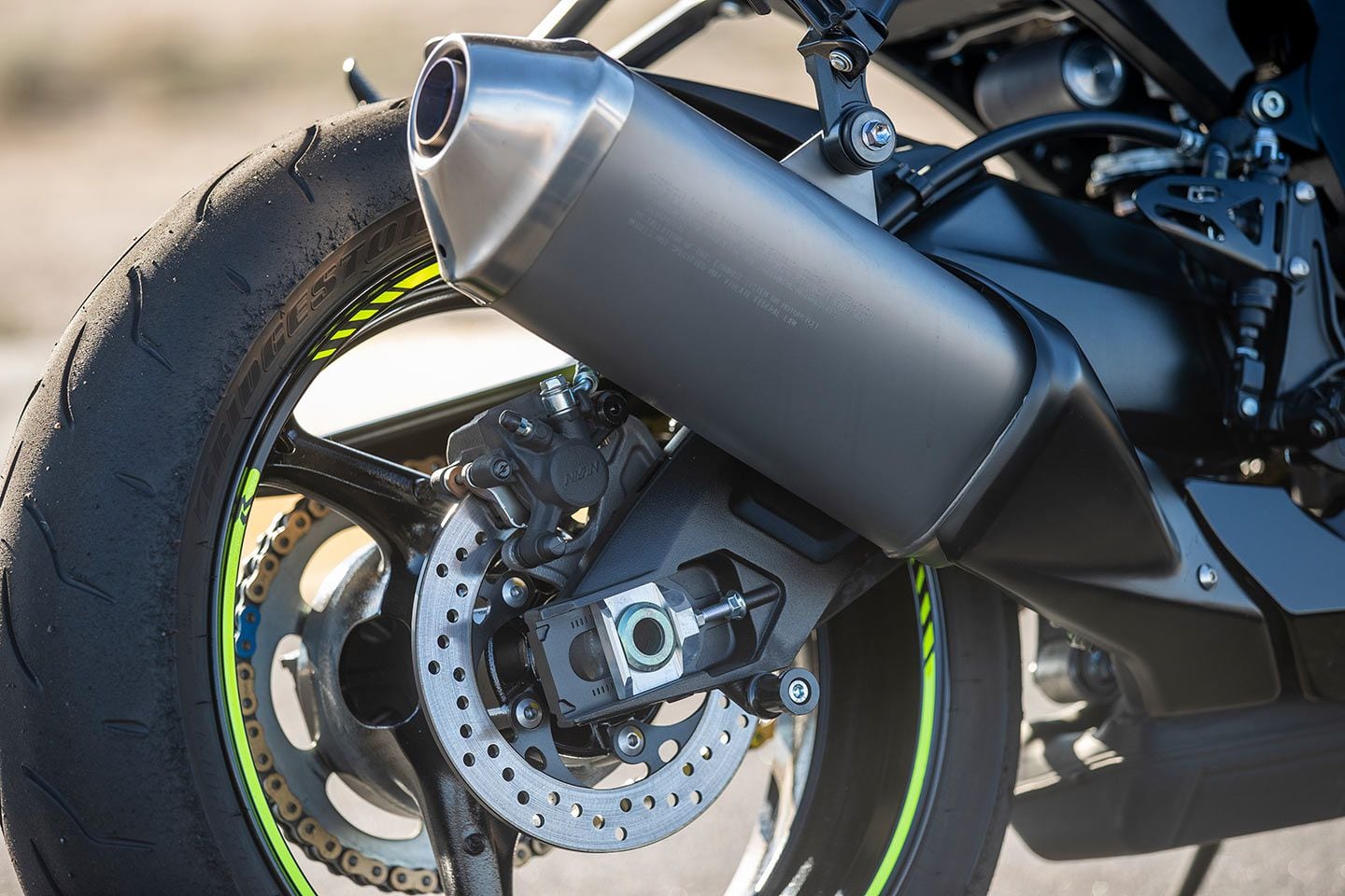 The GSX-R has a loud, raspy exhaust note. Some might say it gives the bike some character, while others will argue it’s a bit obnoxious.