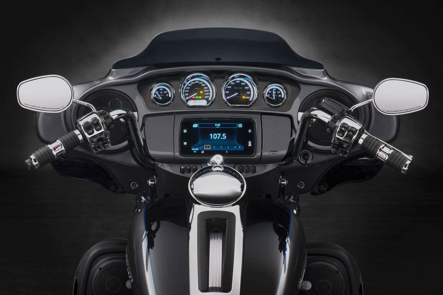 Harley-Davidson Audio Powered by RockFord Fosgate appears on both the 2021 CVO Street Glide and CVO Road Glide models.