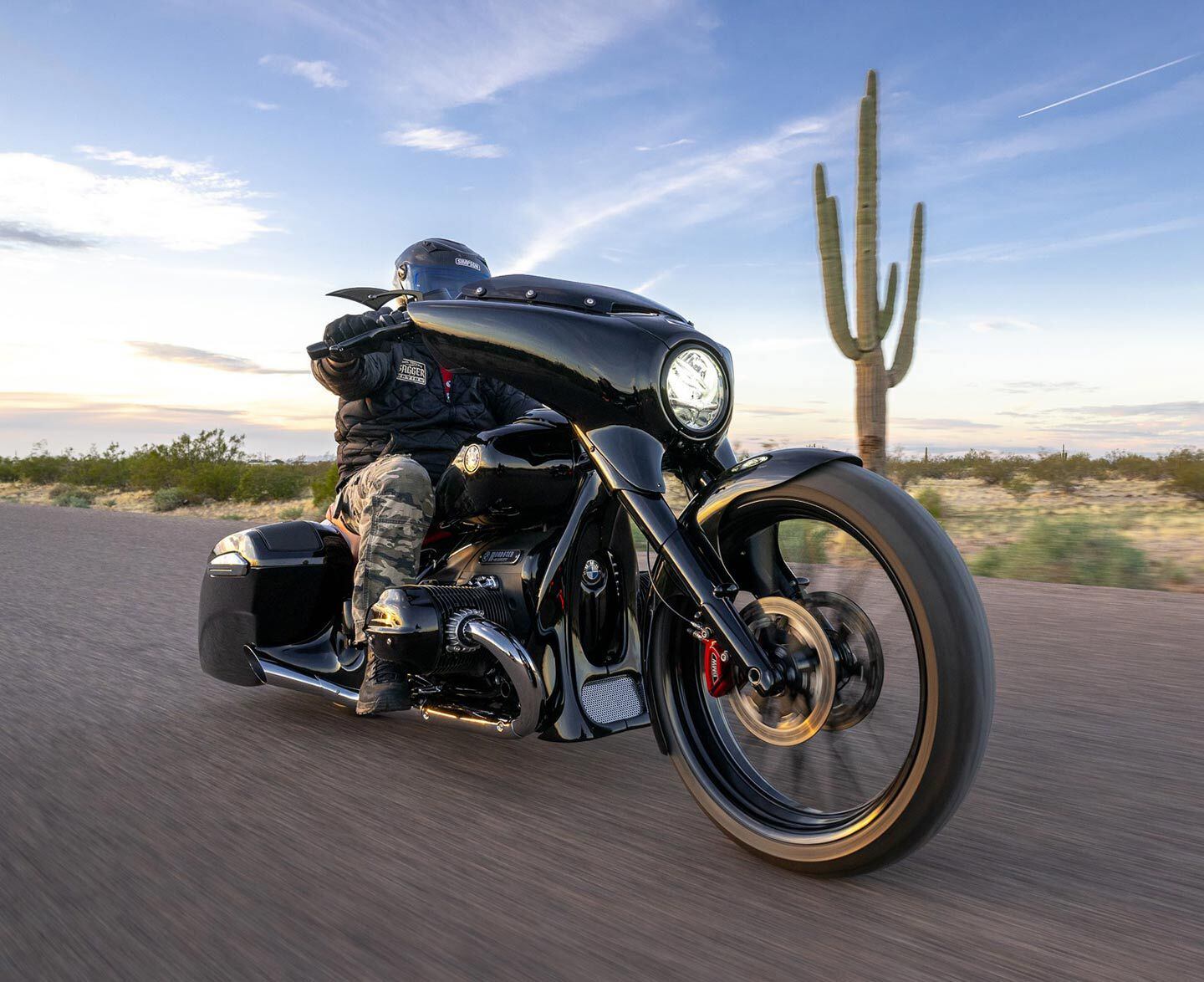 Paul Yaffe adds inimitable style and craftsmanship to this BMW R 18 Transcontinental-based custom which just made its debut at the 2024 Verona Motorbike Expo.