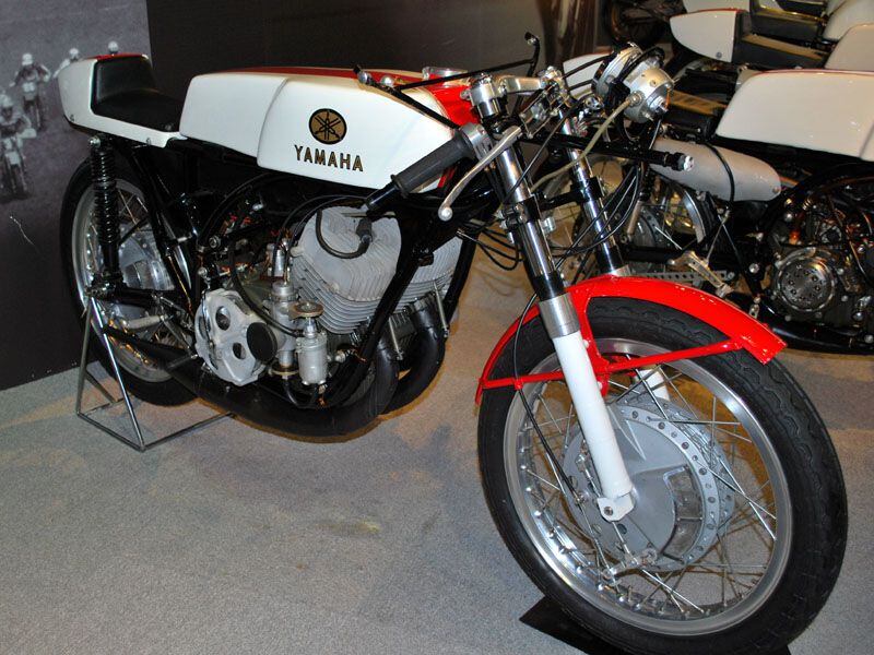 1965 Yamaha RD-56.