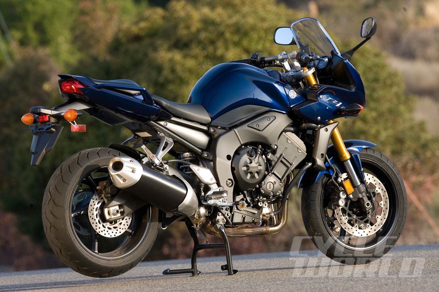 Suzuki Bandit 1250S vs. Yamaha Comparison Test Review- Specs | Cycle World