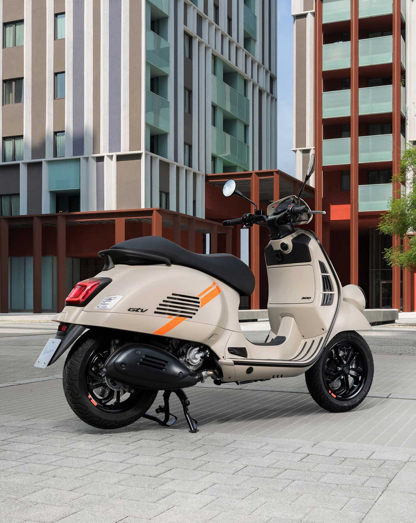 The GTV 300 gets a sleeker, more modern profile and now packs Vespa’s largest engine to date, the 278cc HPE2 single.