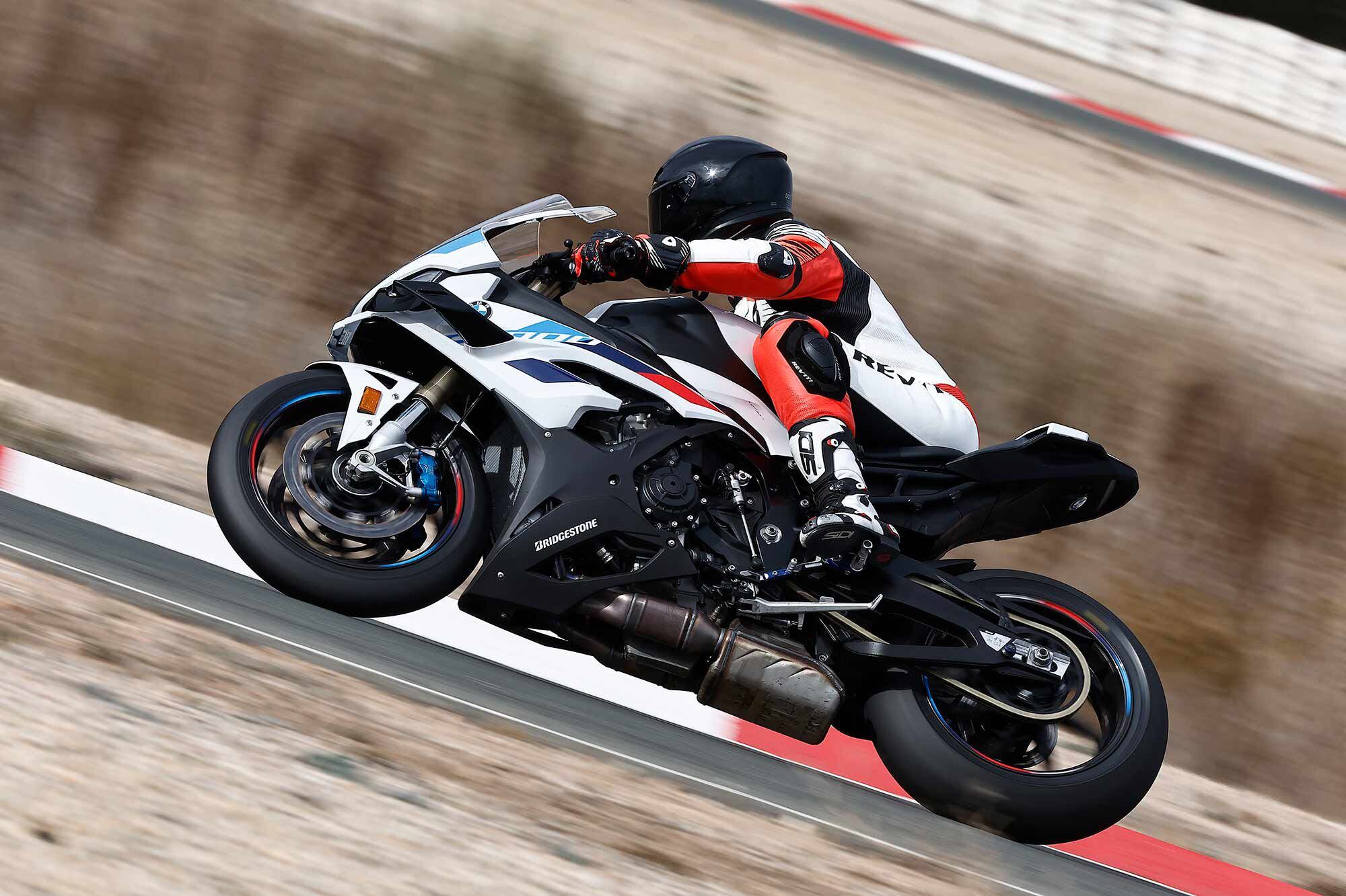 It doesn’t take long to realize that the S 1000 RR makes going “fast” easy.