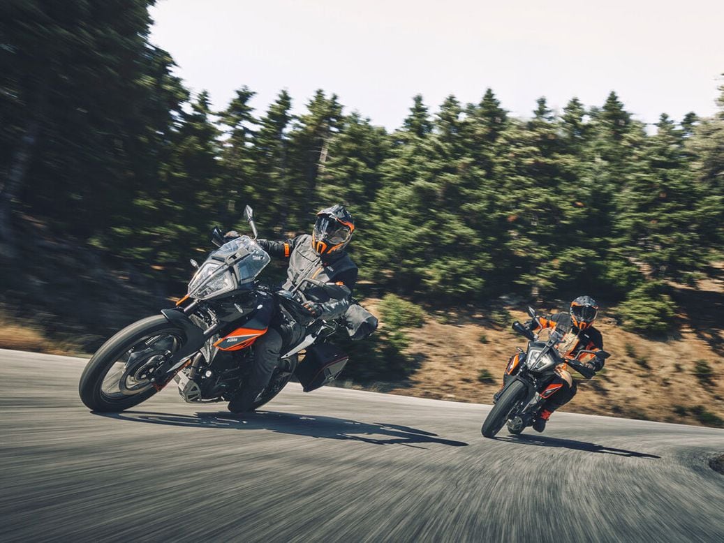 Ktm duke 390 adventure on road price cheap