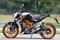 2014 KTM 390 Duke Naked Sportbike First Ride Motorcycle Review Photos Cycle World