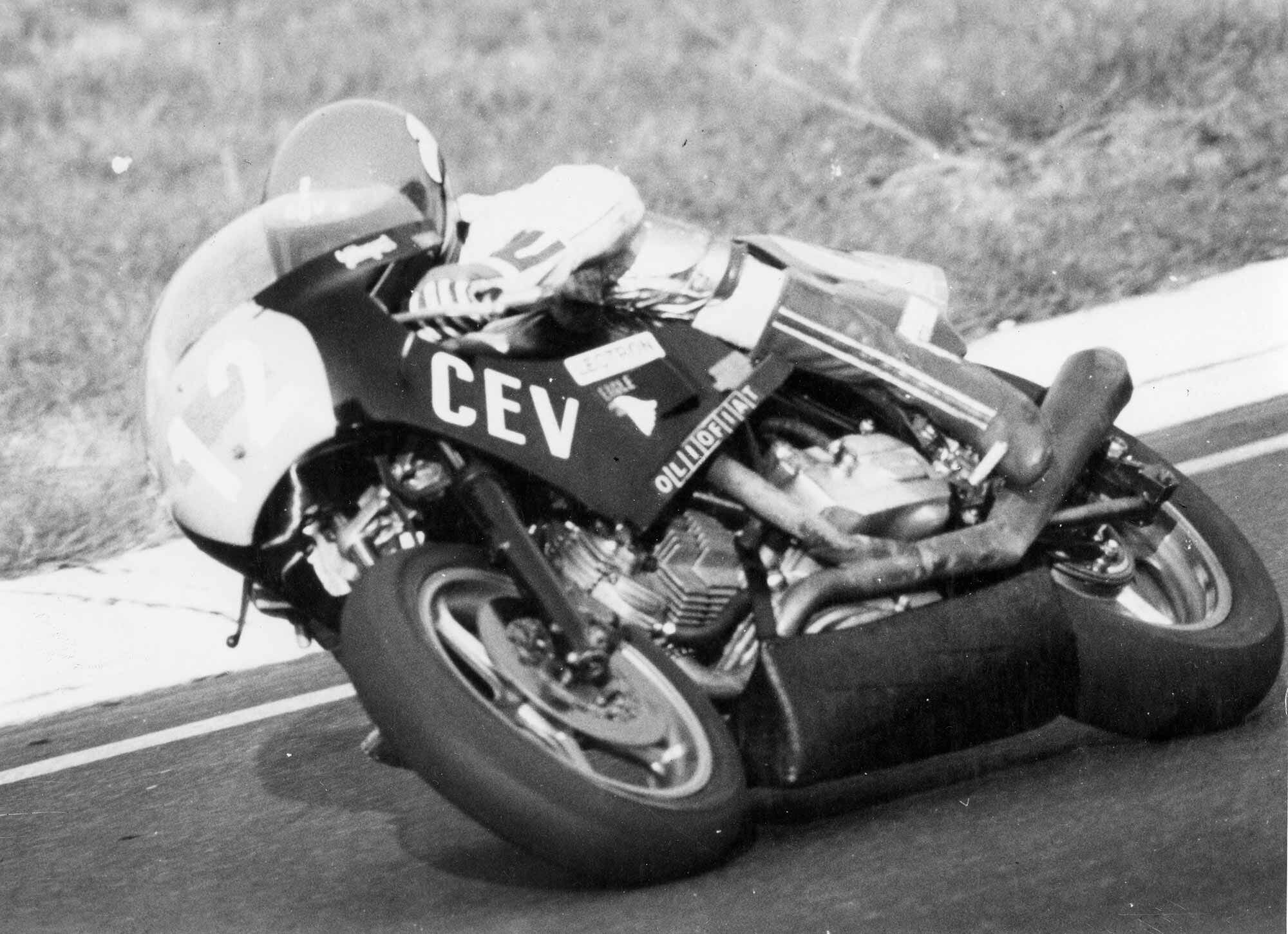 The Eagle 2 was a real test bed of experimental ideas. In this shot with part of the fairing removed, you can clearly see the underslung fuel tank, an idea Honda played with too on its NR500 GP bike.