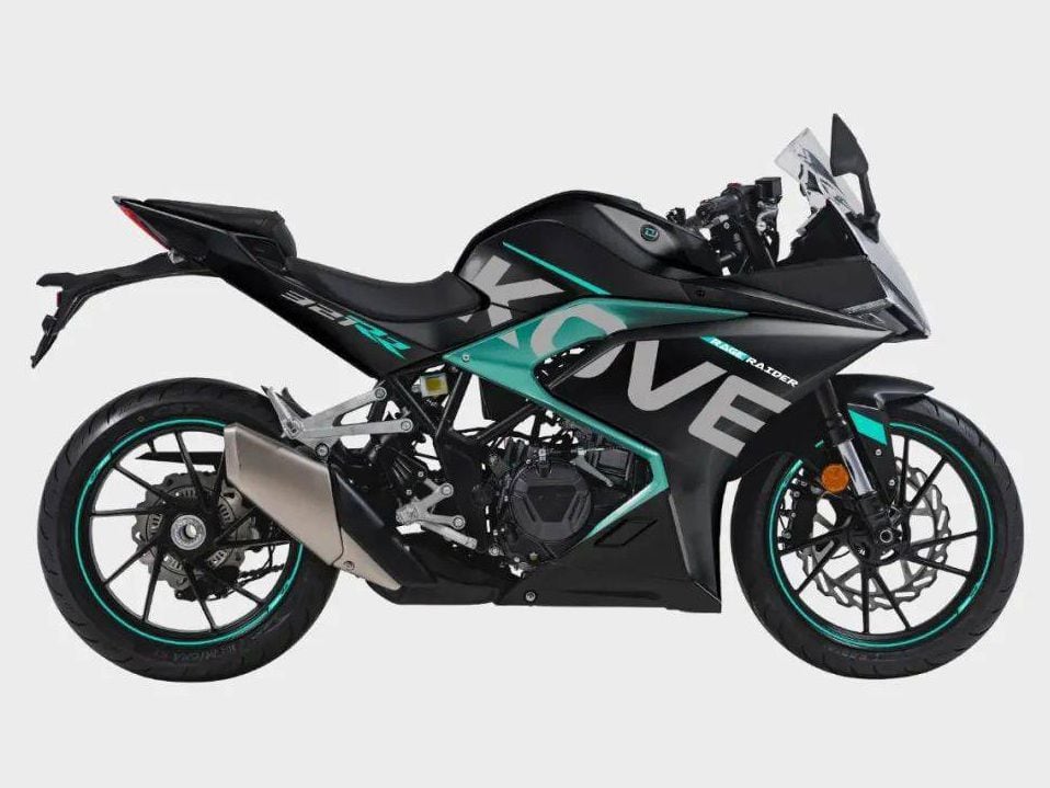 Kove’s 321RR is powered by an engine that appears very similar to Yamaha’s R3 and MT-03.