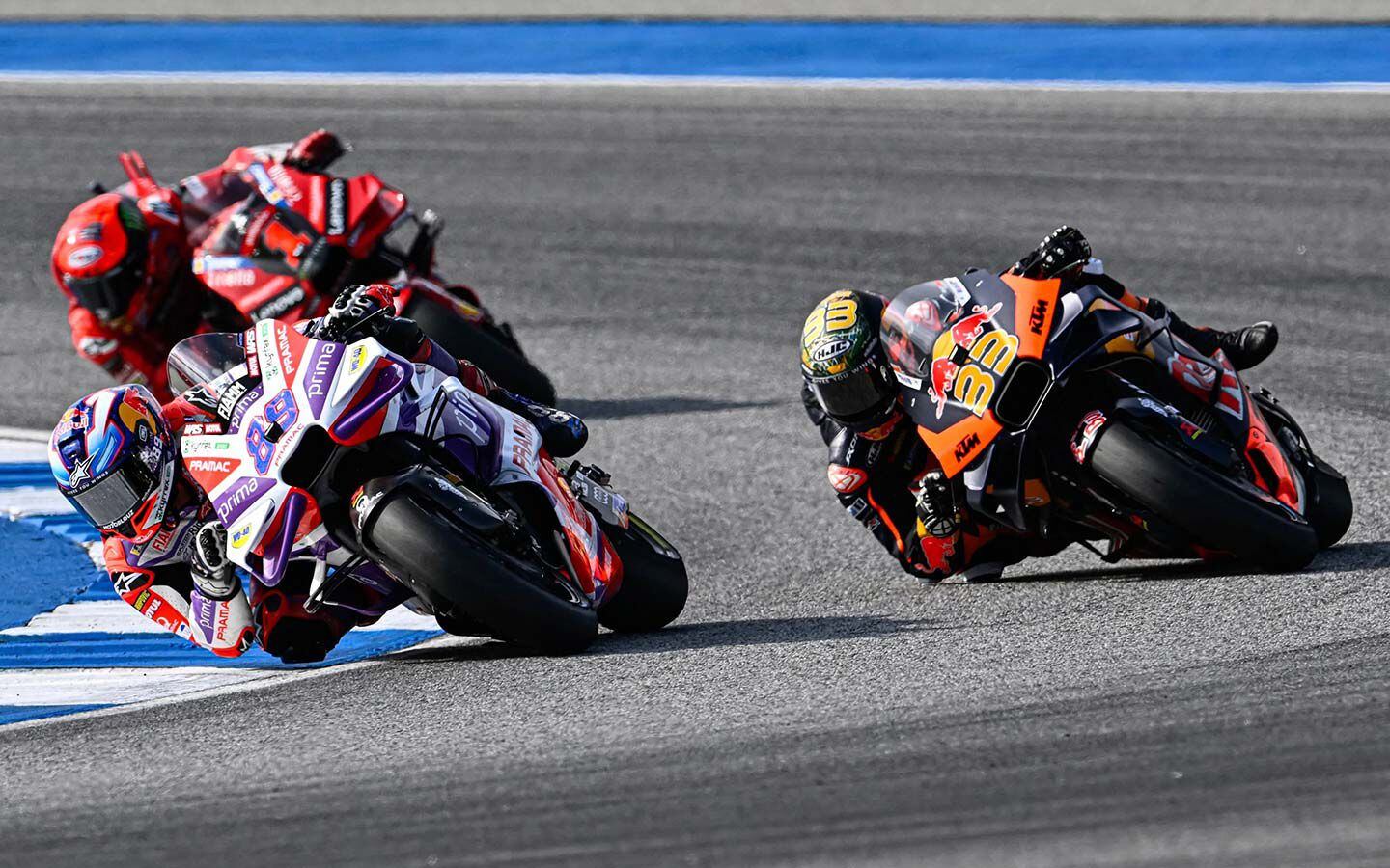 Jorge Martín takes another win in Buriram and cuts further into Francesco Bagnaia’s point lead.