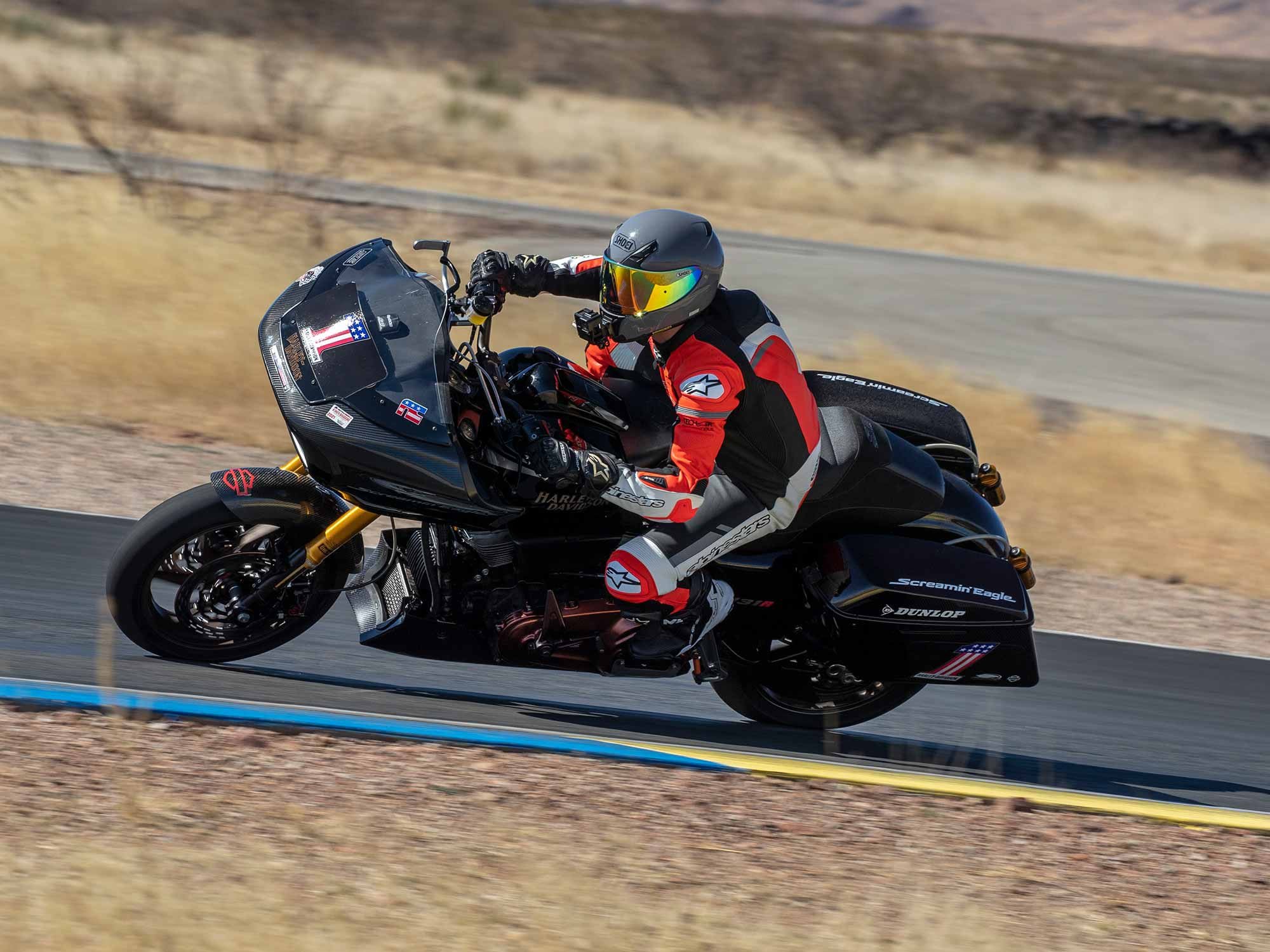 Contrary to spec-sheet spy speculations, the Harley-Davidson Screamin’ Eagle Road Glide Special shreds corners with a sportbike prowess and composure.