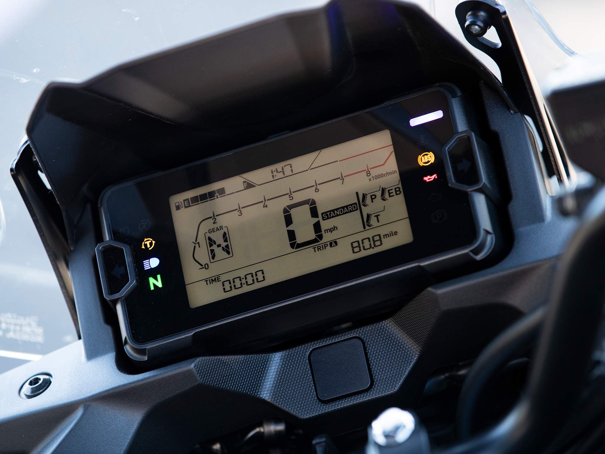 The LCD dash feels like it was built to a price, as you would expect from a motorcycle such as the NC750X DCT.