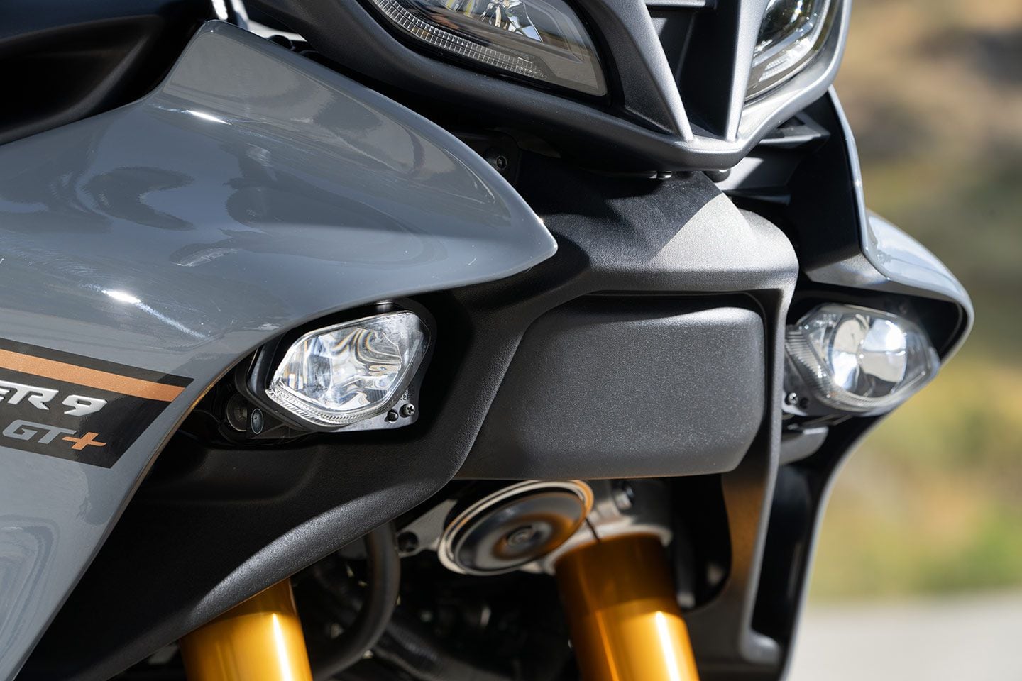 In between the cornering beam lights resides the millimeter wave radar unit.