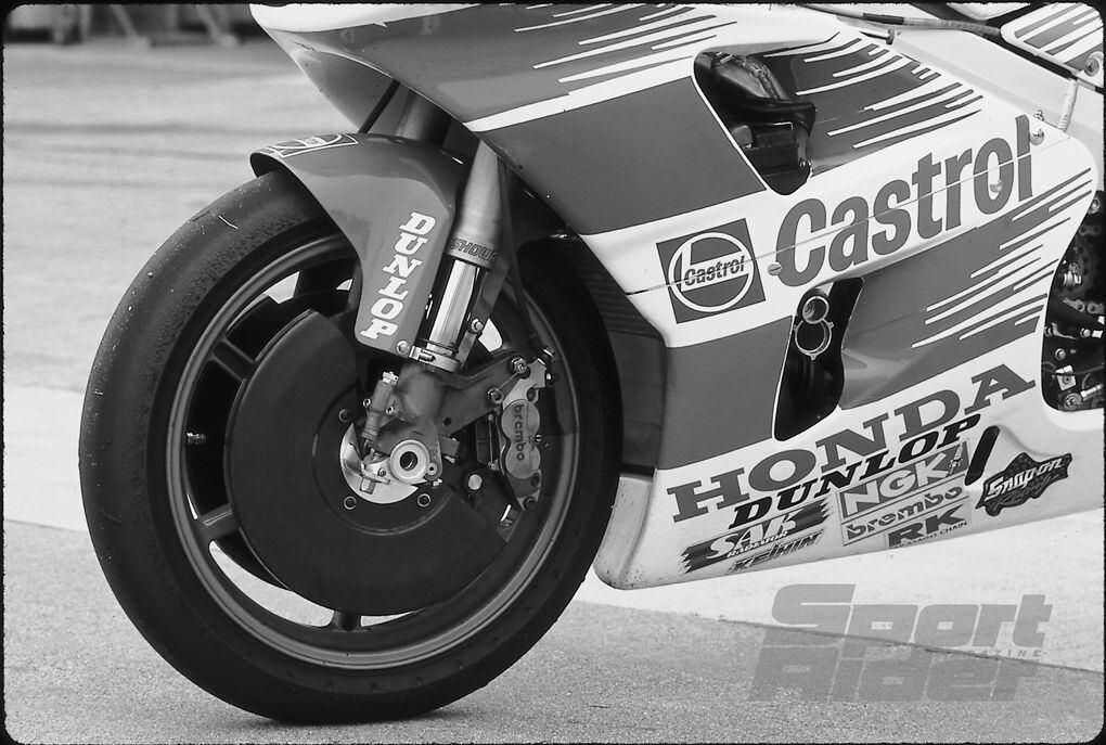 SuperBike 2000 カストロール ホンダ RC45レーシング Amazon | SuperBike 2000 カストロール ホンダ RC45レーシング