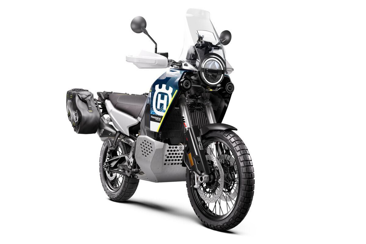 Front view of the 2023 Husqvarna Norden 901 Expedition.