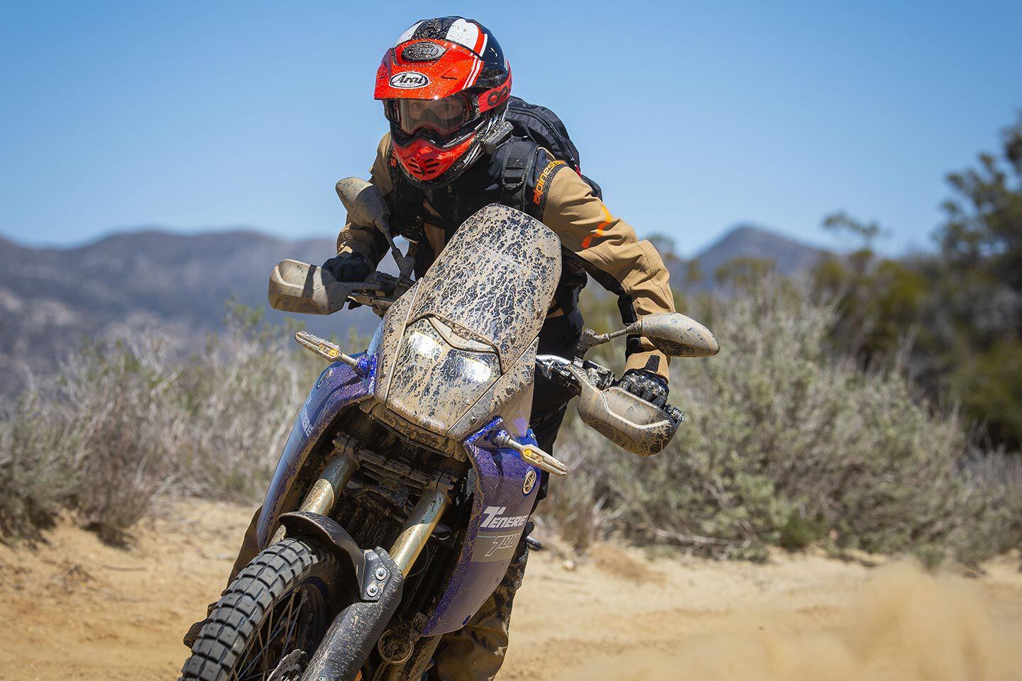 Riding off-road, the XD-5’s visor can easily be removed to wear goggles.