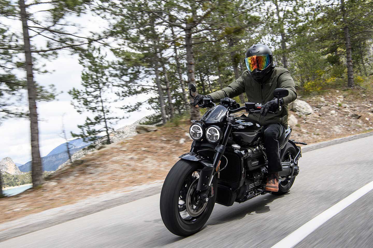 GT models feature a short windshield and passenger backrest, while R models, as seen here, do not.