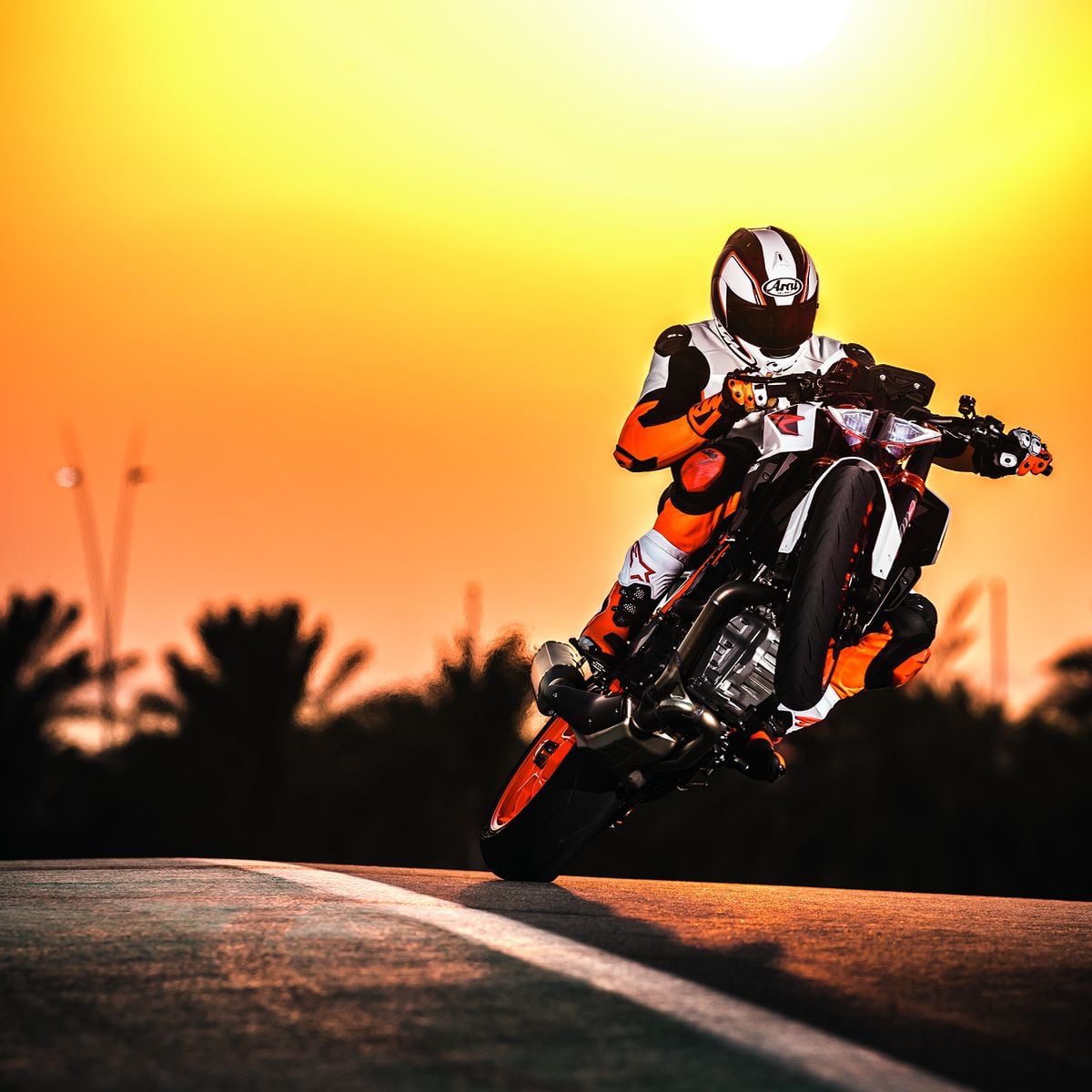 The 2017 KTM 1290 Super Duke R Gets Even More Insane | Cycle World The 2017 KTM 1290 Super Duke R Gets Even More Insane | Cycle World