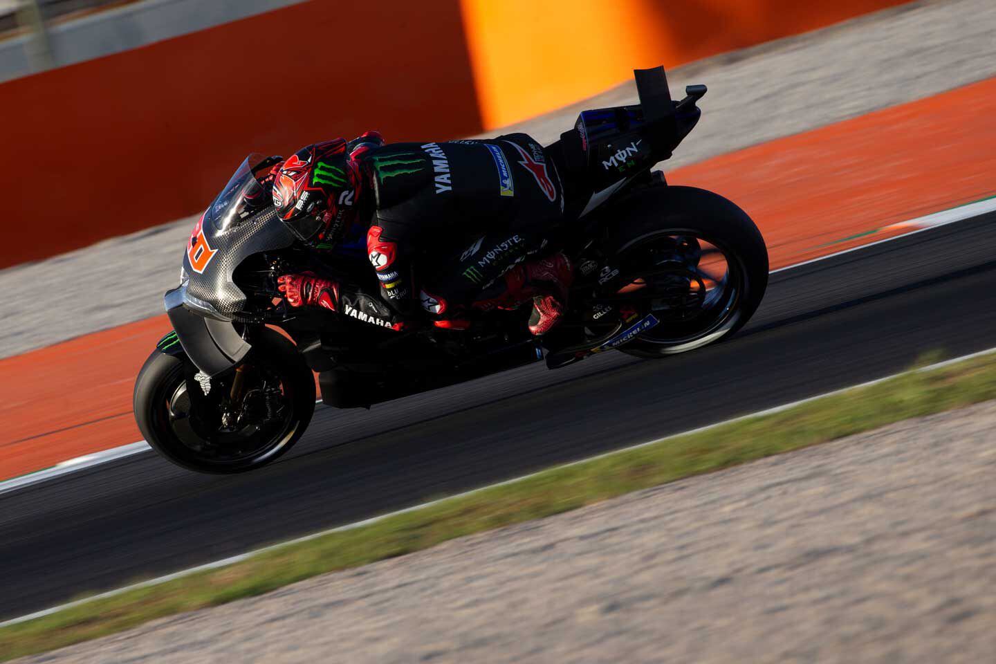 Yamaha showed a full-width slotted airfoil on one of the 2024 testbikes.