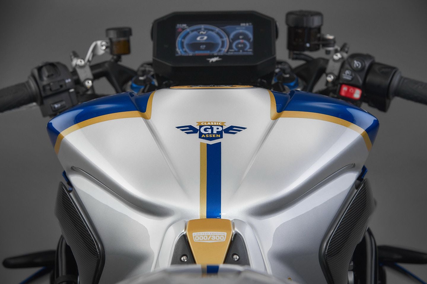 Special paint and carbon fiber add exclusivity to the already capable MV Agusta Brutale 1000 RR Assen.