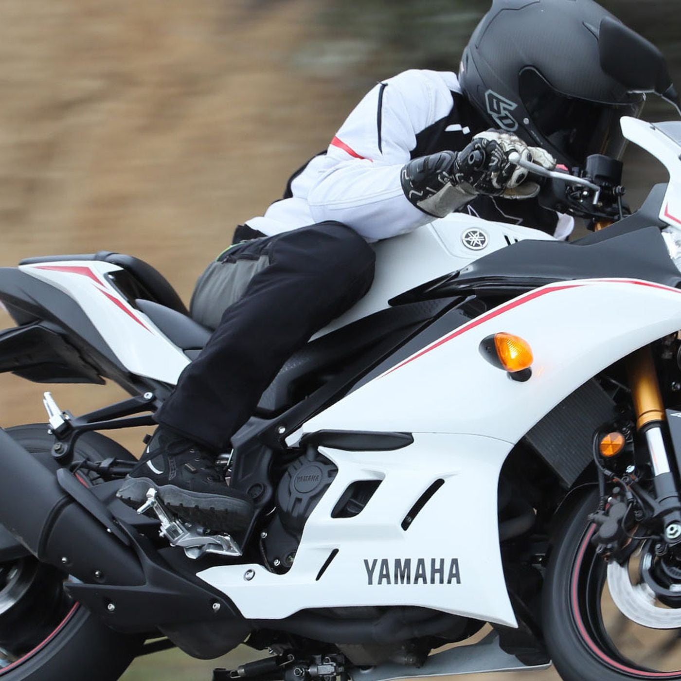 A Day with the 2019 Yamaha YZF-R1, Ride Review