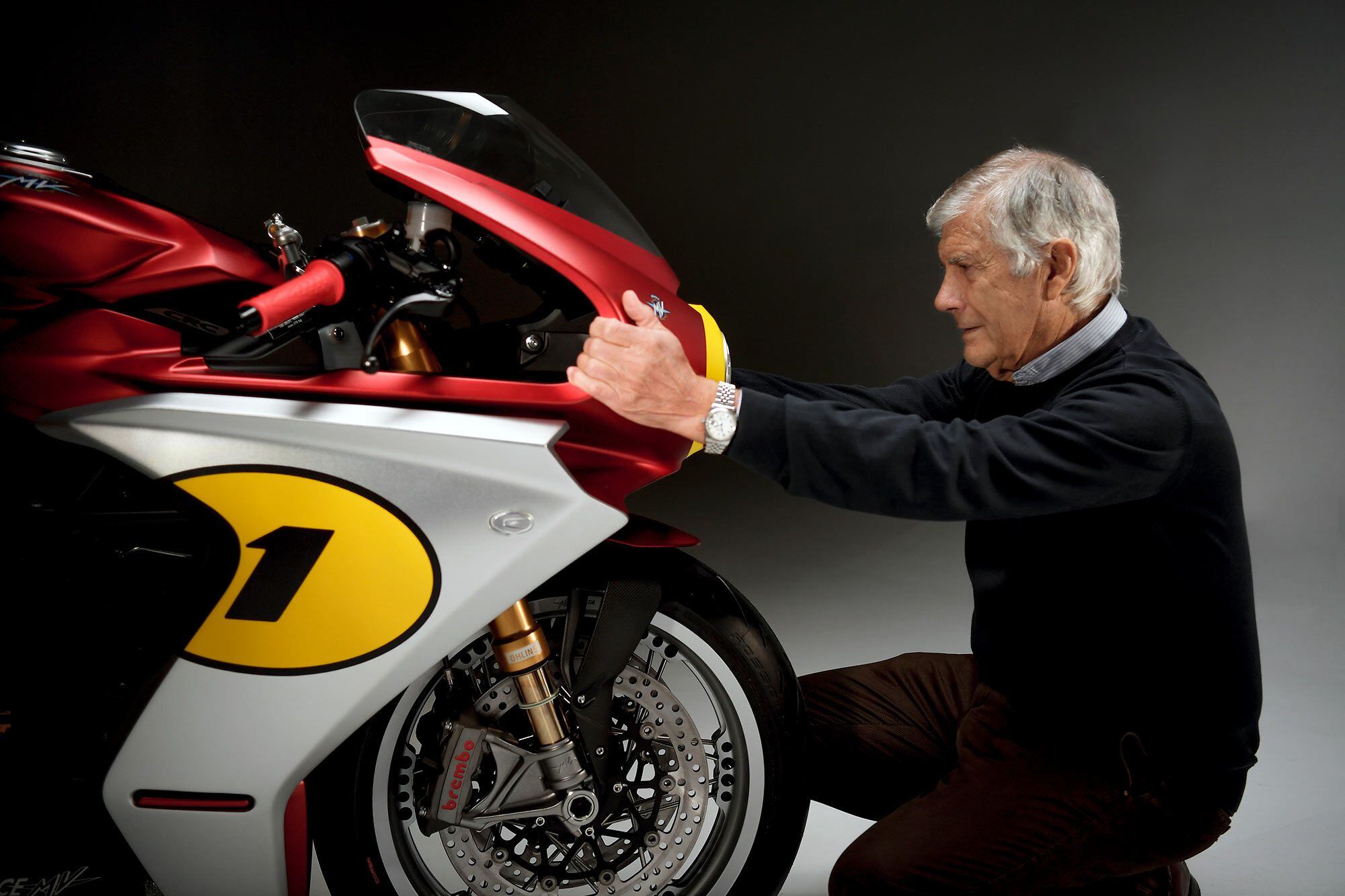 The man and the machine, Agostini at 79 years old face to face with the new MV Superveloce that bears his name. Only 311 of the bikes will be produced, one for each of Ago’s victories aboard MV racers.