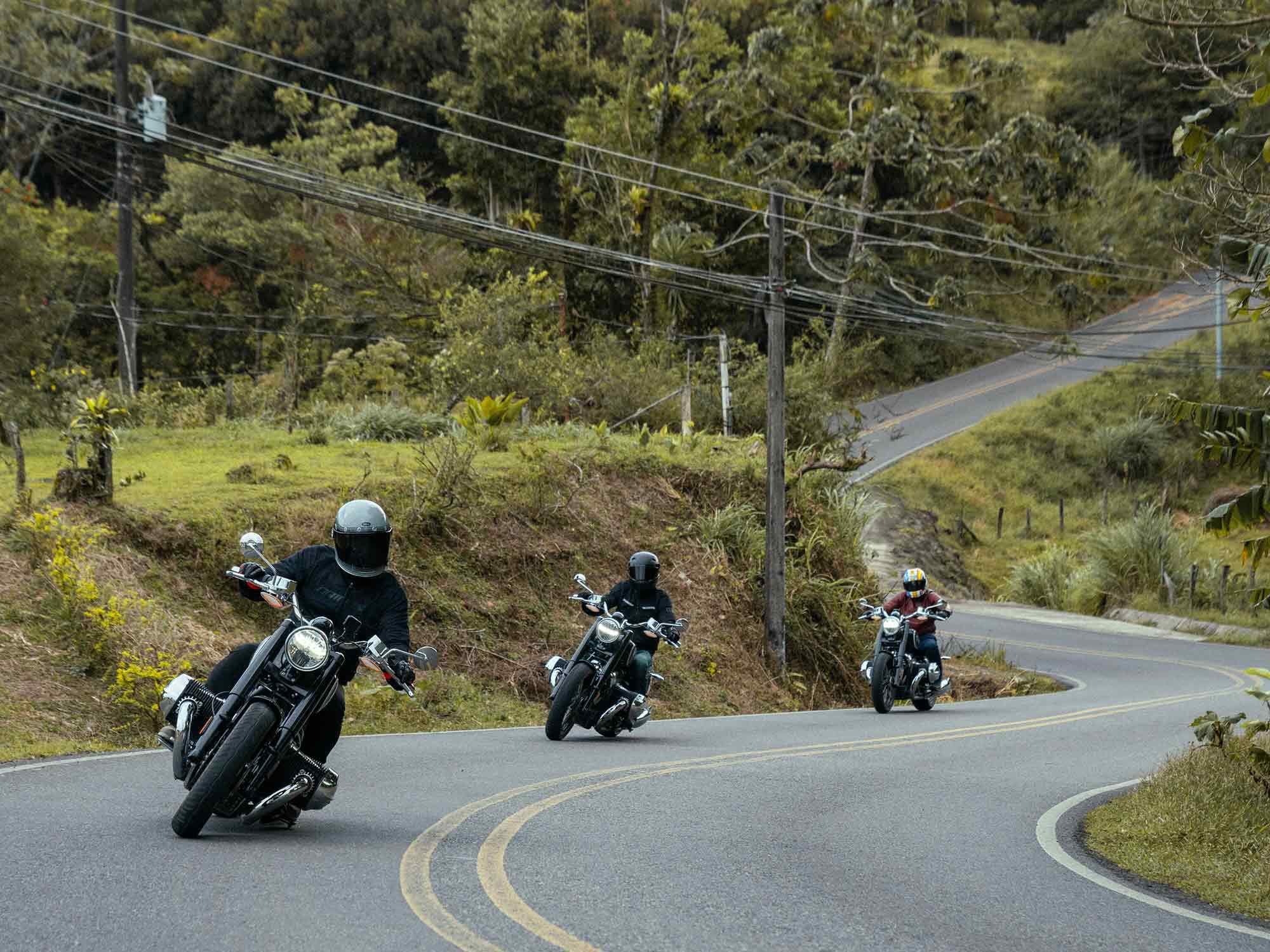 Guanacaste province is laced with sinuous sweepers, perfect for the R 18’s engine and ergonomics. Less fun on the long straight hauls, the bike was perfect on sections such as these.